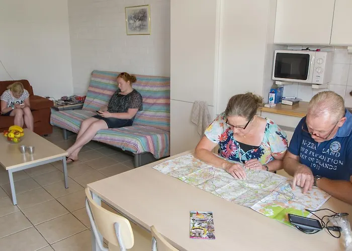 Oord Zonnehoeve ファームステイ ファルケンブルフ